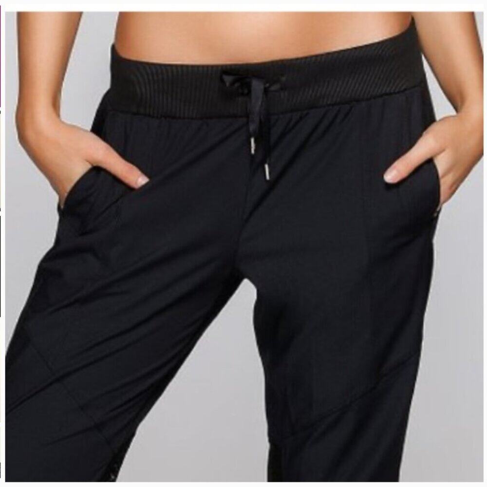 Lorna Jane Active Black Crop Joggers Size Large